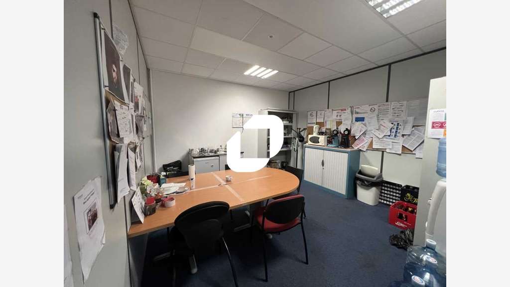 A louer Bureaux 351m² Sainghin en melantois