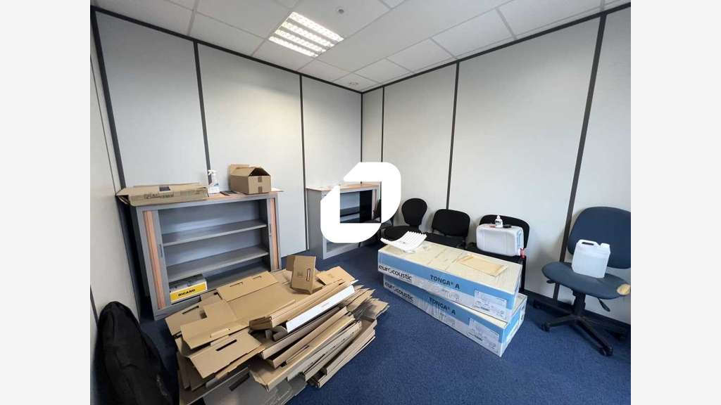A louer Bureaux 351m² Sainghin en melantois