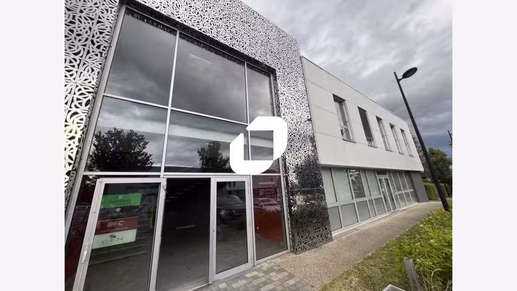 A louer Bureaux 351m² Sainghin en melantois
