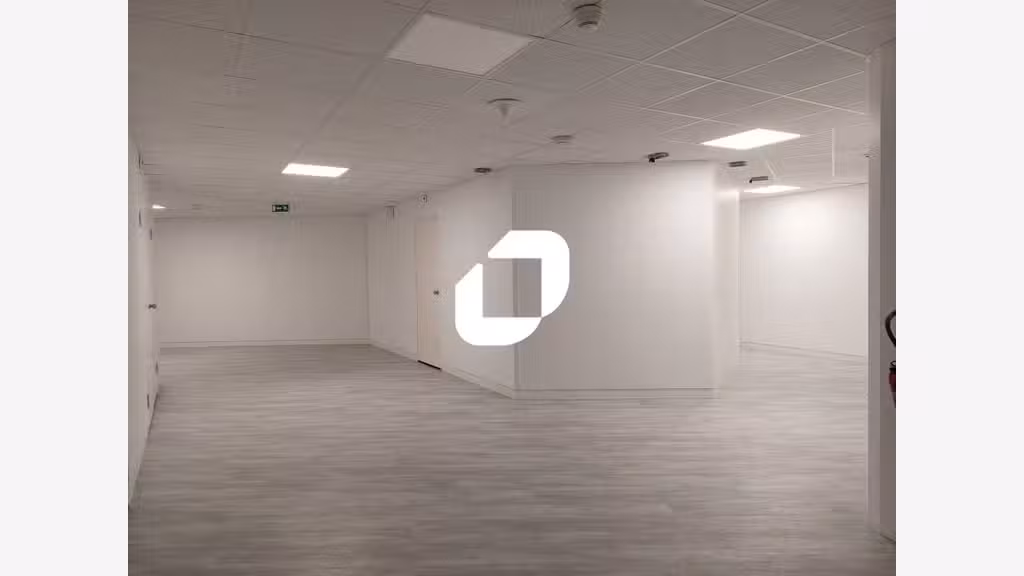 A louer Bureaux 361m² Saint aubin