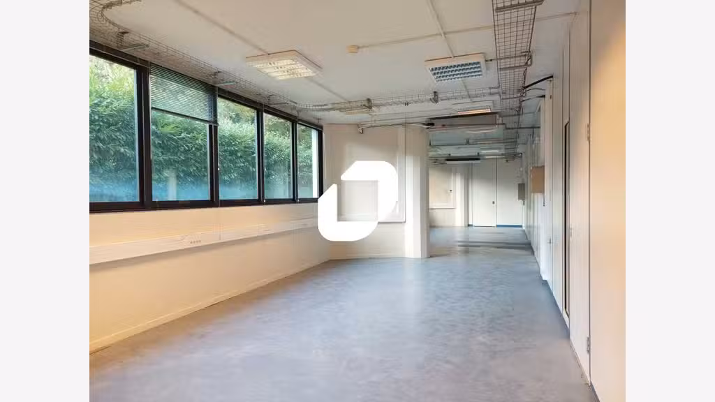 A louer Bureaux 361m² Saint aubin