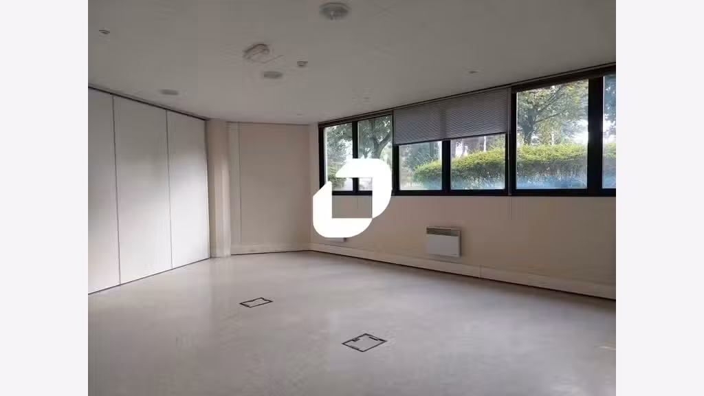 A louer Bureaux 361m² Saint aubin