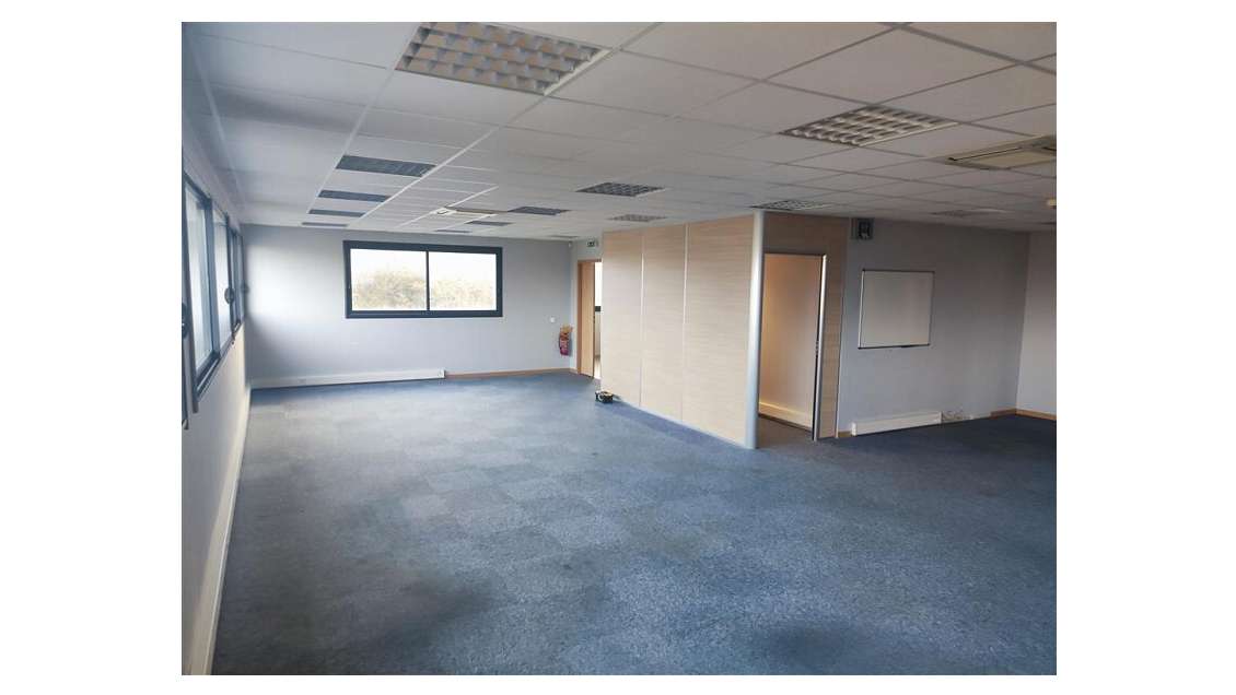 A louer bureaux 84m² à St-Brévin Zone la Guerche