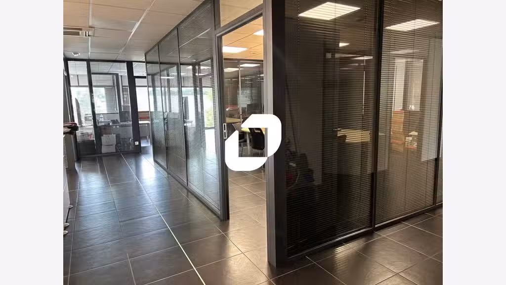 A louer Bureaux 442m² Saint brice sous foret