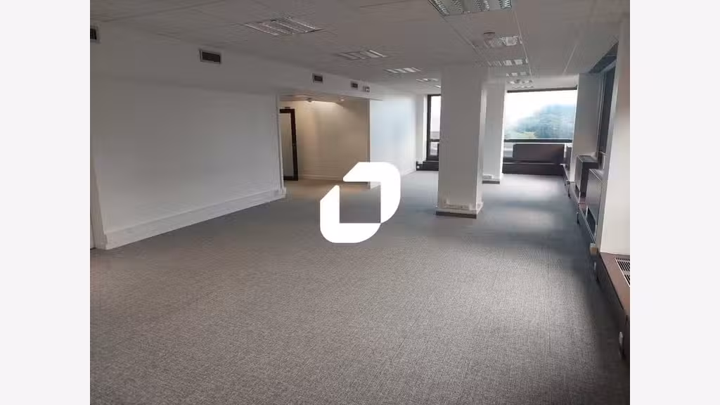 A louer Bureaux 103m² Saint cloud
