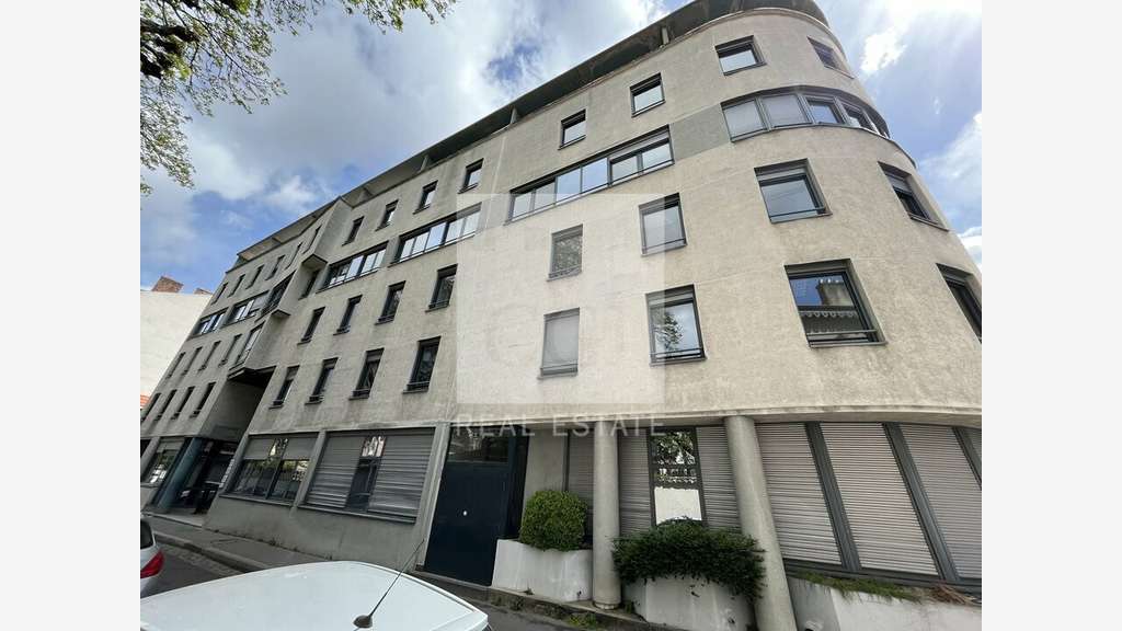 Bureau 22m² RDC à louer à Saint-Genis-Laval