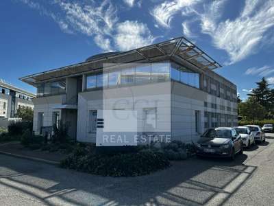 Bureau 22m² RDC à louer à Saint-Genis-Laval