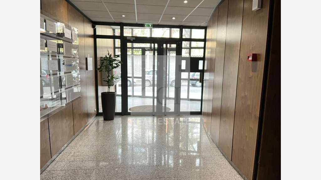 Bureau 22m² RDC à louer à Saint-Genis-Laval