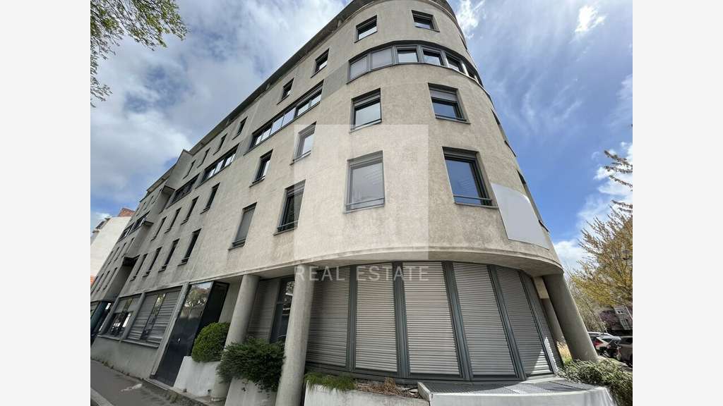 Bureau 22m² RDC à louer à Saint-Genis-Laval