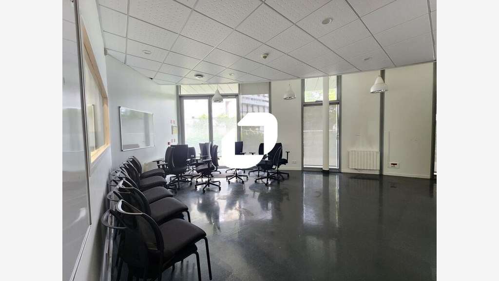 A louer Bureaux 320m² Saint germain en laye