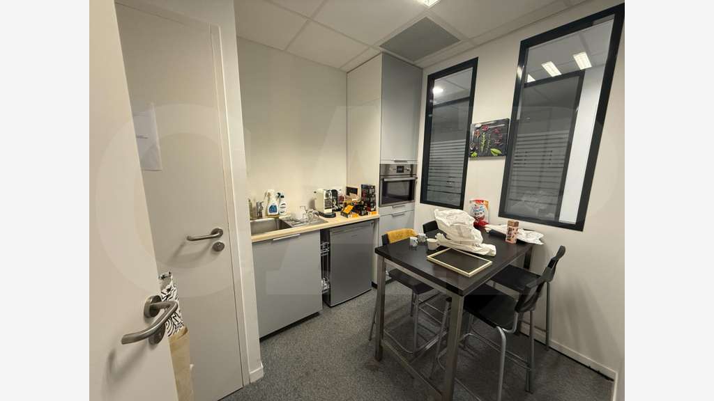 A louer bureau 160m² à Saint Grégoire Parc Edonia