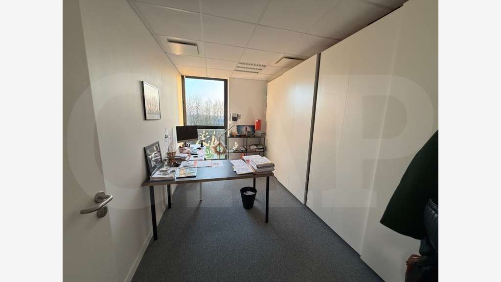 A louer bureau 160m² à Saint Grégoire Parc Edonia