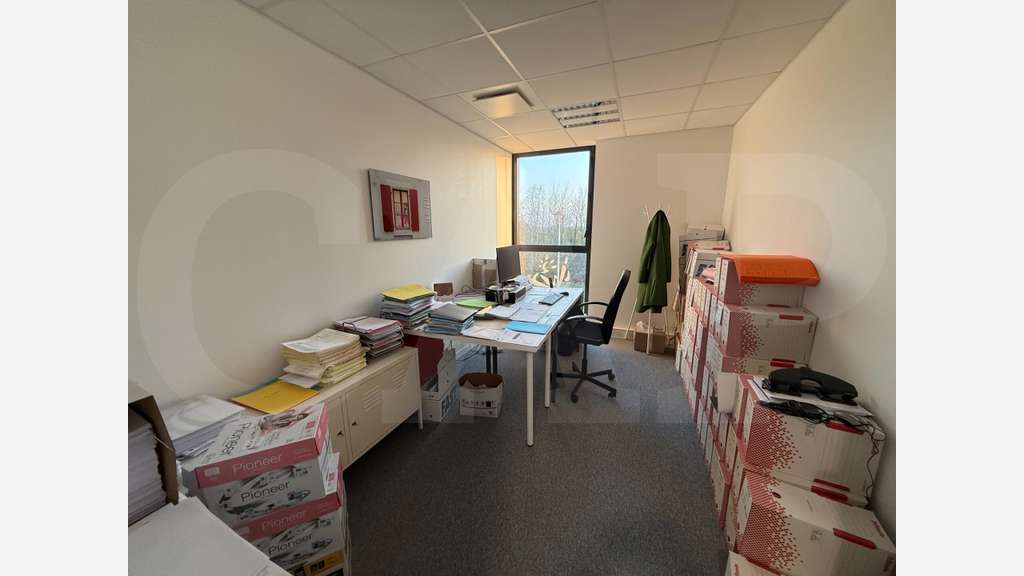 A louer bureau 160m² à Saint Grégoire Parc Edonia