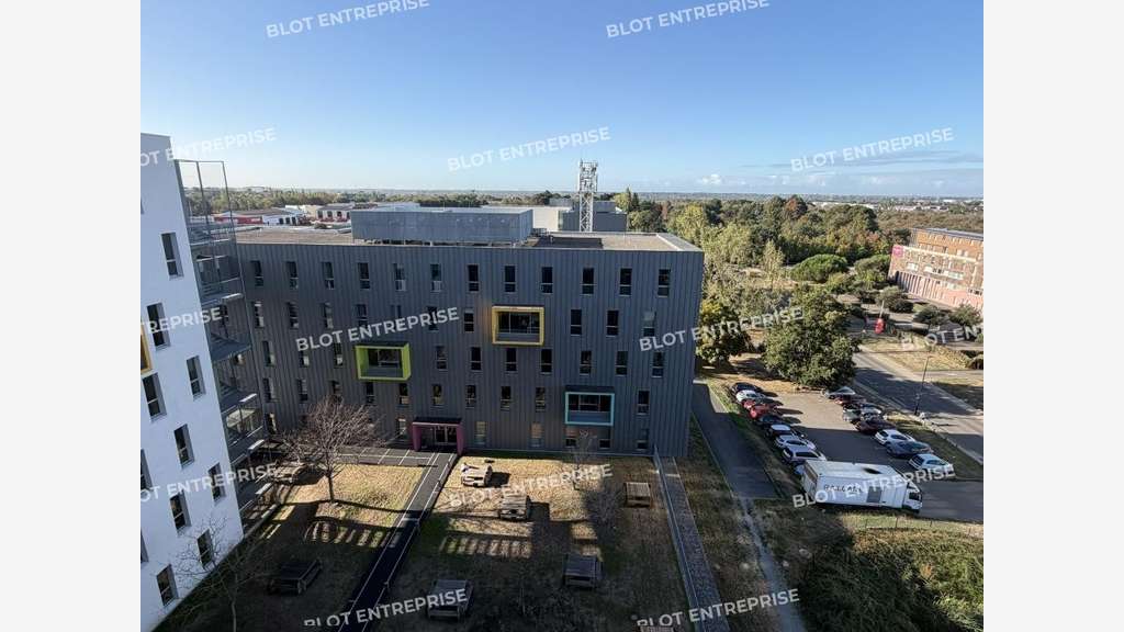 À LOUER - BUREAUX - 750 M² - SAINT HERBLAIN