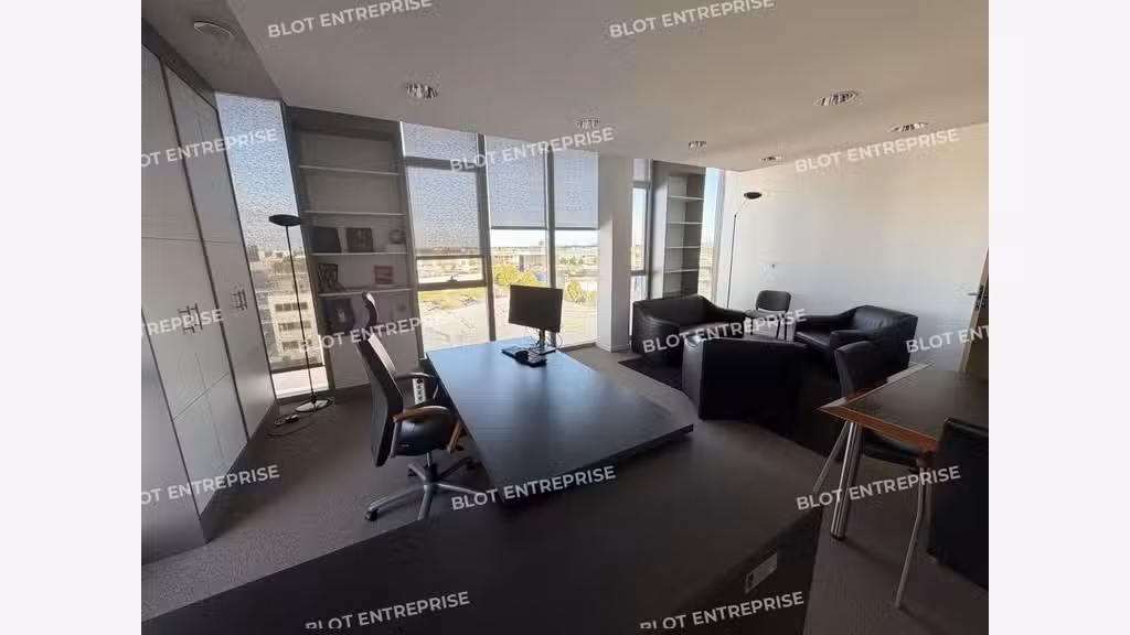 À LOUER - BUREAUX - 750 M² - SAINT HERBLAIN