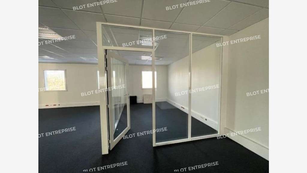 À LOUER - BUREAUX - 384 M² - SAINT HERBLAIN