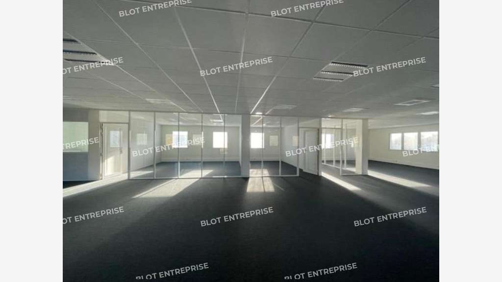 À LOUER - BUREAUX - 384 M² - SAINT HERBLAIN