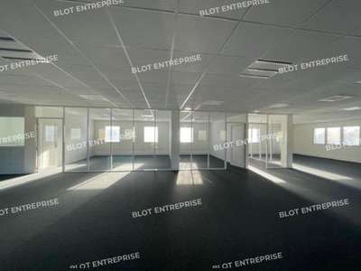 À LOUER - BUREAUX - 384 M² - SAINT HERBLAIN