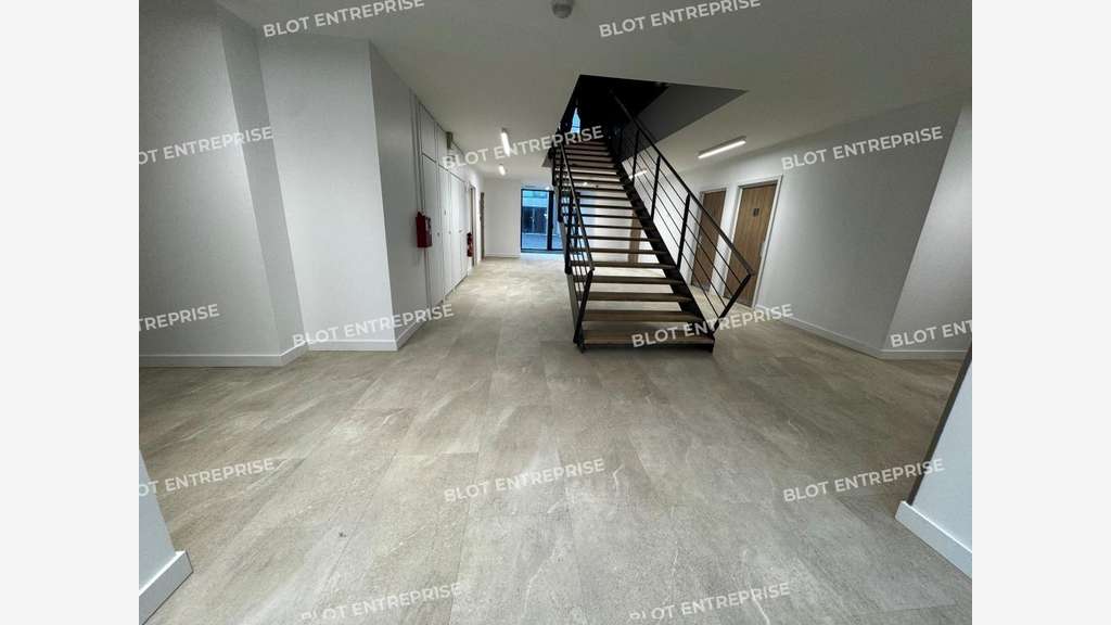 À LOUER - BUREAUX - 5 438 M² - SAINT HERBLAIN