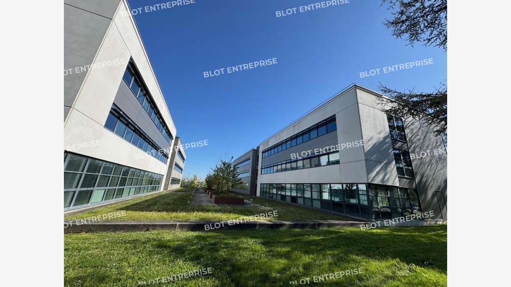 À LOUER - BUREAUX - 5 438 M² - SAINT HERBLAIN