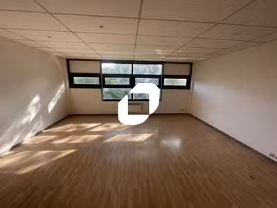 A louer Bureaux 440m² Saint maurice