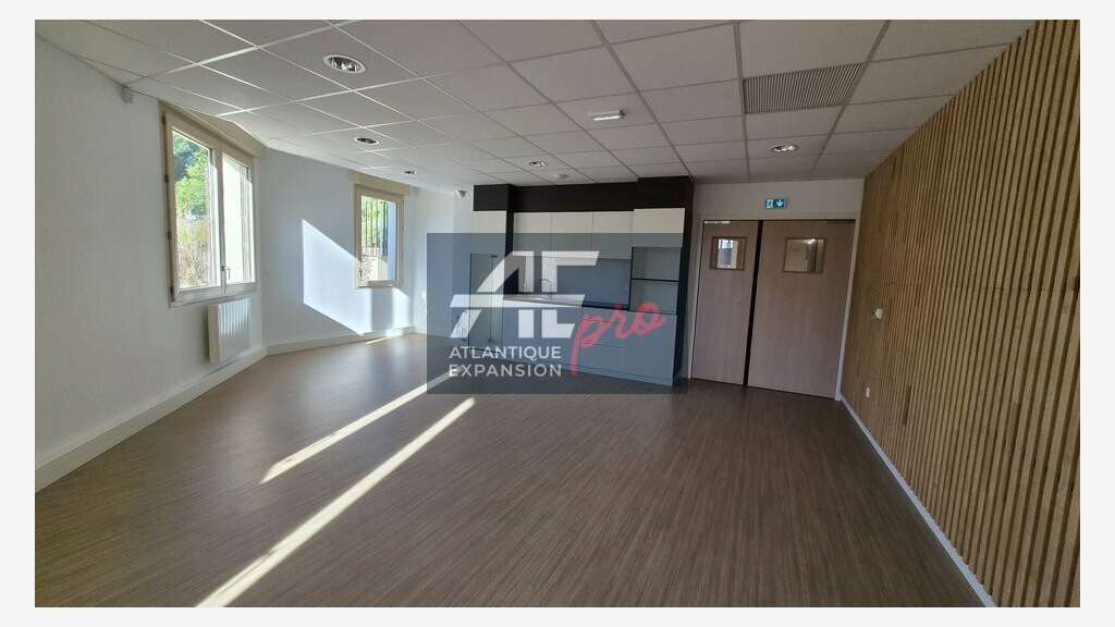 44 - SAINT-NAZAIRE - PLATEAU DE BUREAU GARE SAINT