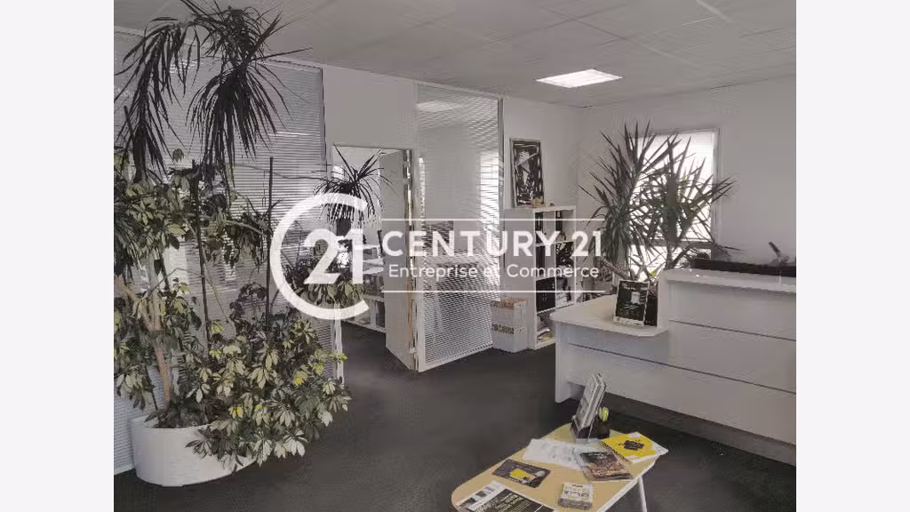 A louer bureau de 105m² au 1er étage Saint-Nazaire