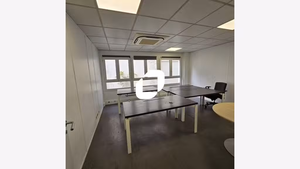 A louer Bureaux 160m² Saint ouen