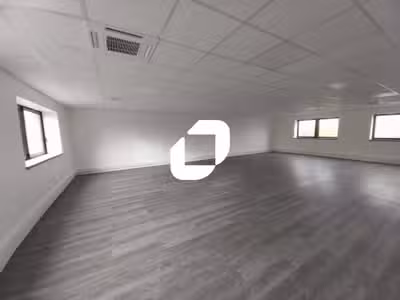 A louer Bureaux 893m² Saint ouen l'aumone