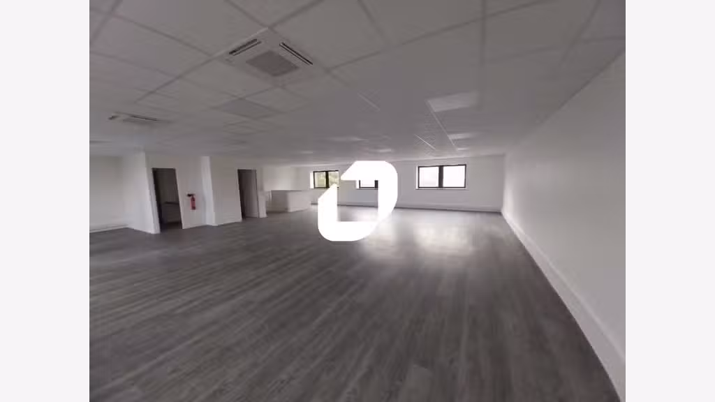 A louer Bureaux 743m² Saint ouen l'aumone