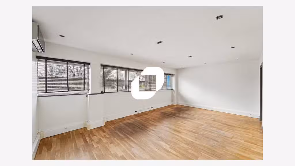 A louer Bureaux 262m² Saint ouen l'aumone