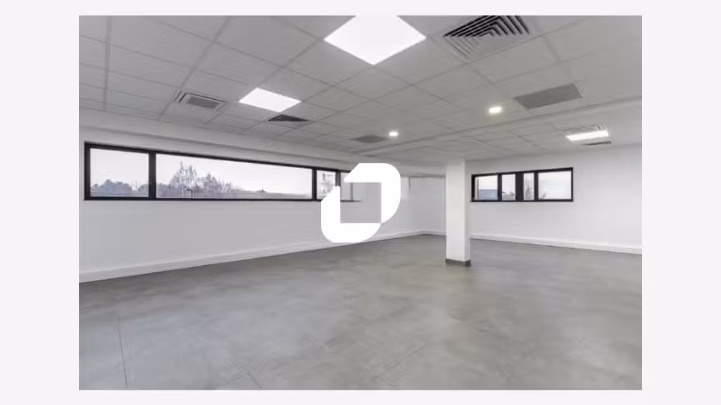 A louer Bureaux 1080m² Saint pierre du perray