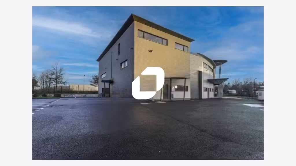 A louer Bureaux 1080m² Saint pierre du perray