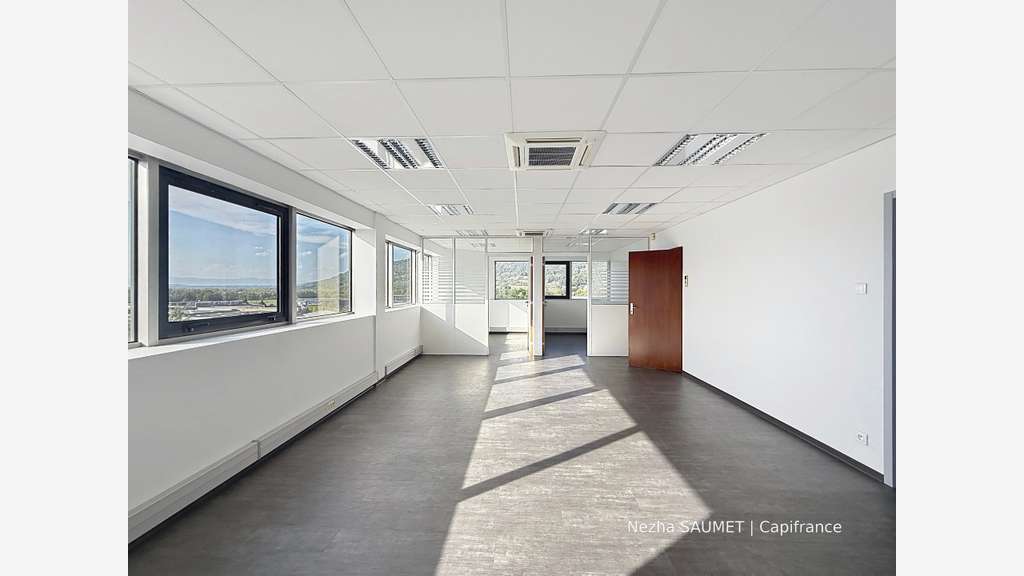 Bureaux à louer 53m² Tour Europa à Saint-Pierre