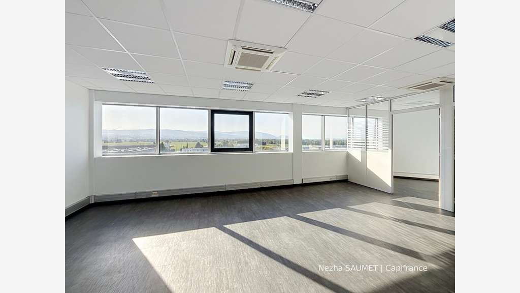 Bureaux à louer 53m² Tour Europa à Saint-Pierre