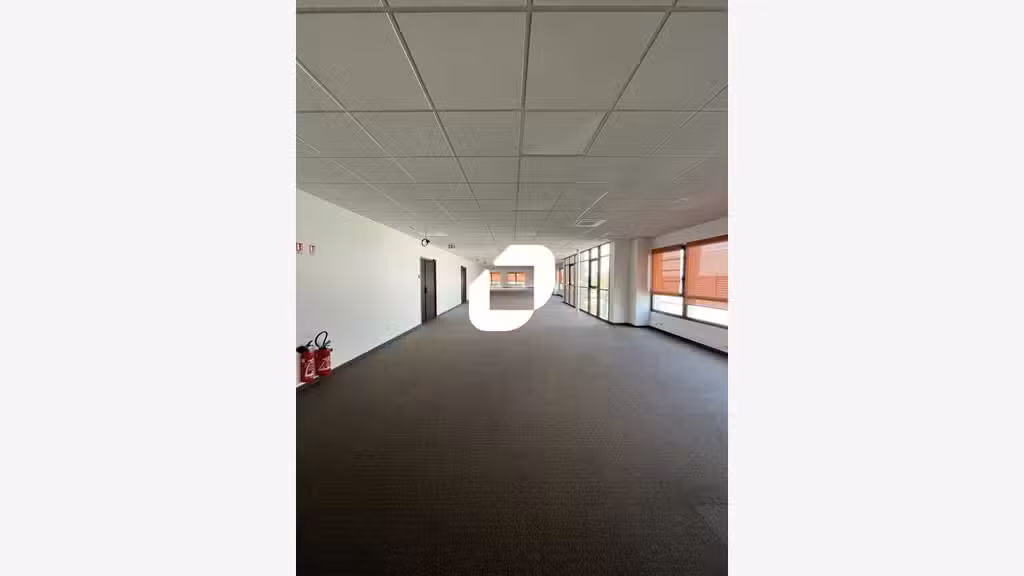 A louer Bureaux 2000m² Saint priest