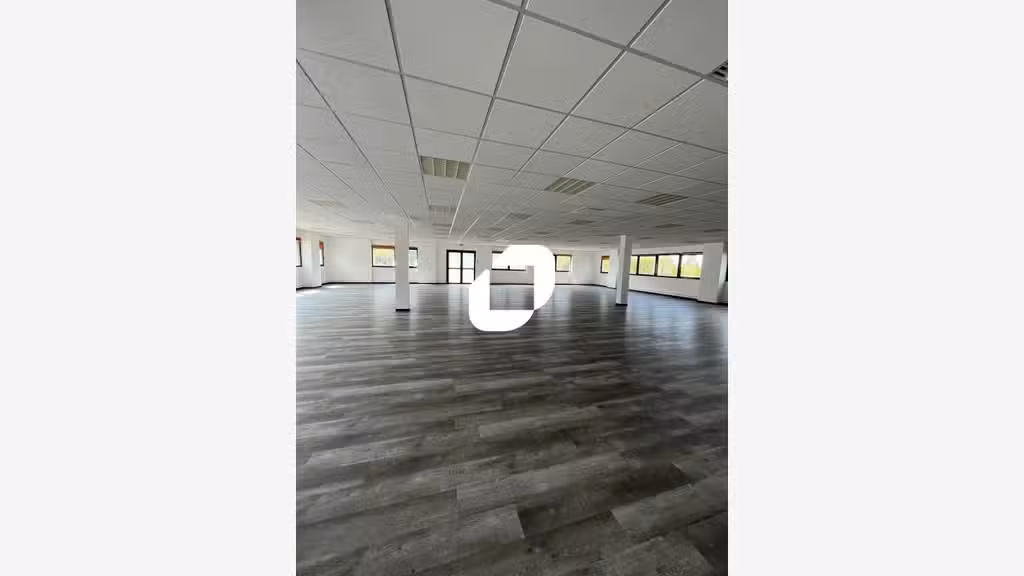 A louer Bureaux 2000m² Saint priest