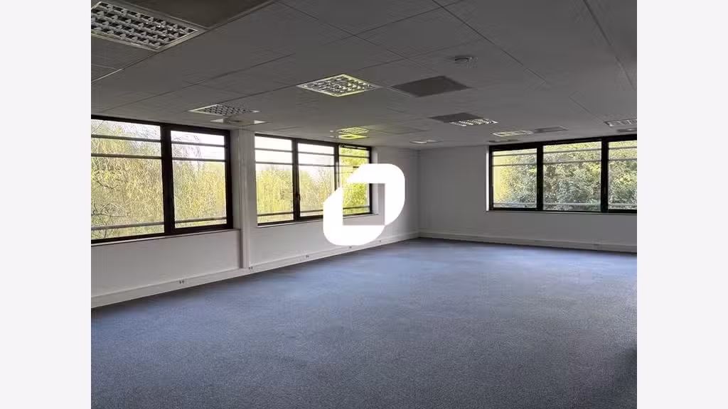 A louer Bureaux 2429m² Saint priest