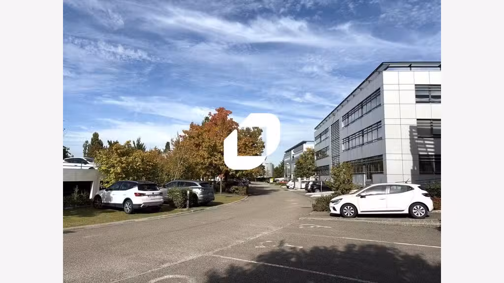 A louer Bureaux 2429m² Saint priest