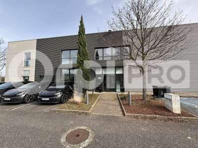 Bureaux de 435 m² à louer  Saint-Priest