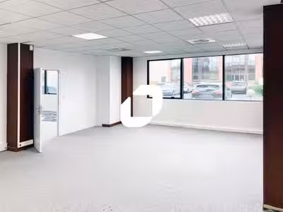 A louer Bureaux 361m² Saint thibault des vignes