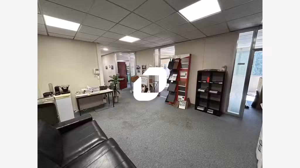 A louer Bureaux 122m² Saint thibault des vignes