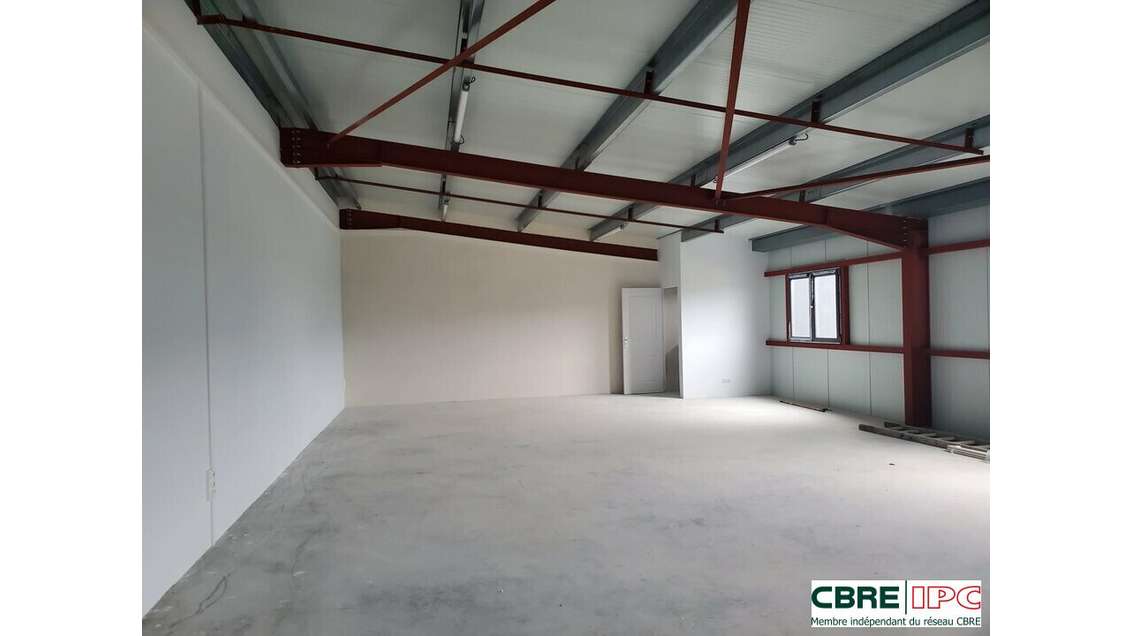 A louer bureau neuf  95m² à St-Vincent-de-Tyrosse