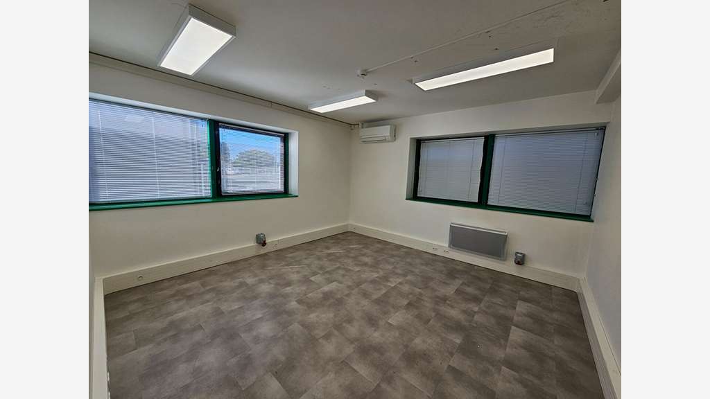 A louer bureaux de 71.50m² à Sainte Luce Sur Loire