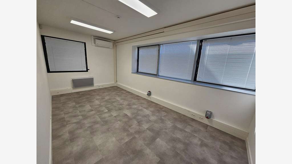 A louer bureaux de 71.50m² à Sainte Luce Sur Loire