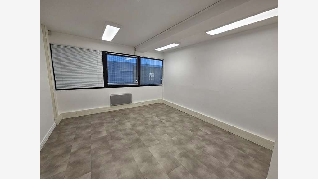 A louer bureaux de 71.50m² à Sainte Luce Sur Loire