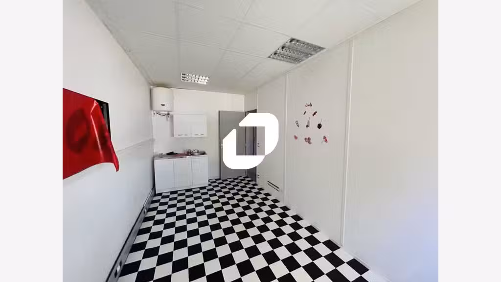A louer Bureaux 332m² Savigny le temple