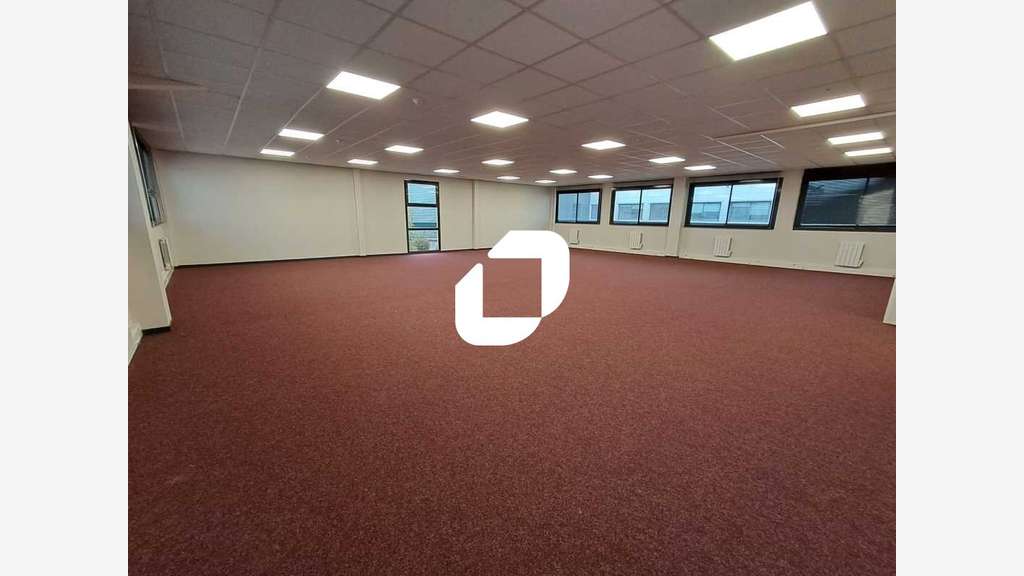 A louer Bureaux 1240m² Seclin