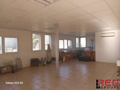 A louer bureau 67m² R+1 ZA de Septème-les-Vallons