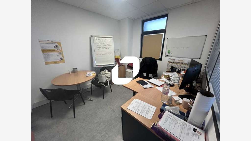 A louer Bureaux 60m² Servon